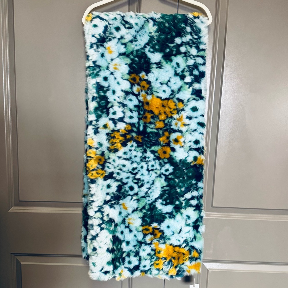 Anthropologie Floral Faux Fur Throw - Picture 3 of 7